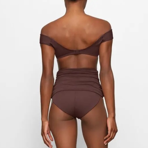 SKIMS Shaping Swim Off-the-shoulder Top sz.S Cocoa NWOT - Picture 3 of 7